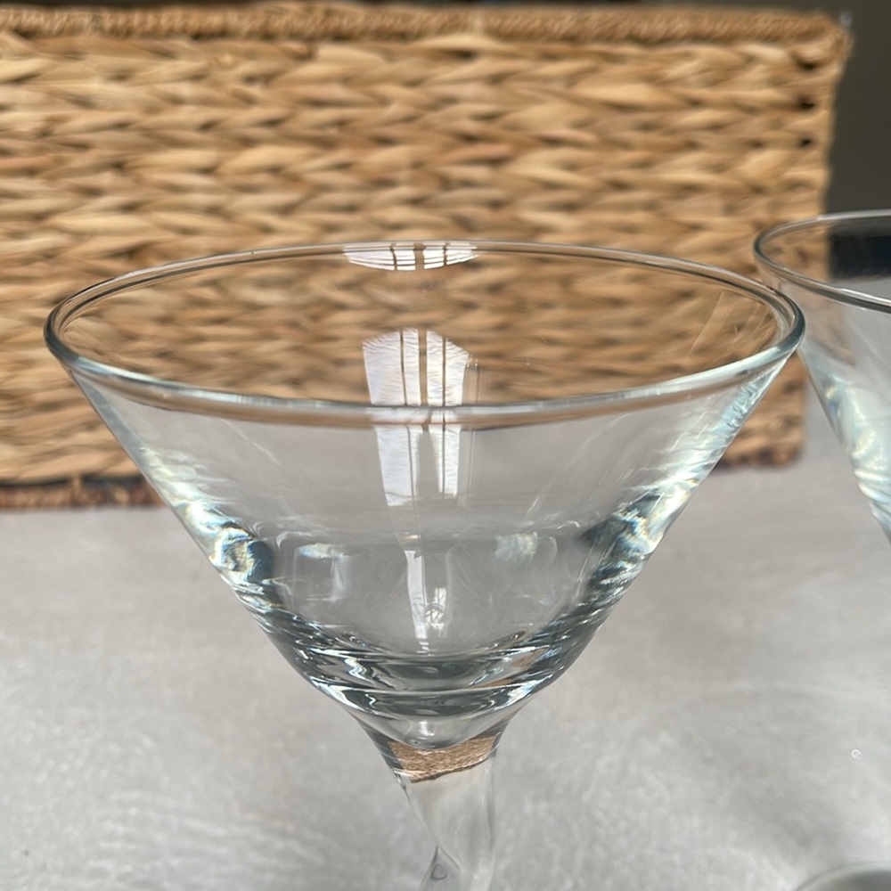Libbey Set of 2 Glass Z Stemware Wine Martini 8 oz Glasses With Zig Zag Stem - Picture 8 of 9